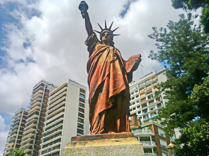 Estatua de la Libertad Buenos Aires
