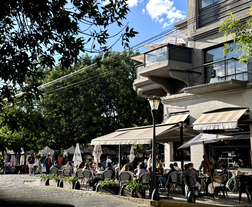 Les terrasses de Palermo ne désemplissent pas, du jeudi au dimanche. Photo : Estelle du Port de Loriol.