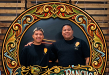 Andrés y Kenny, de los Panchos anónimos. Imagen modificada con Gemini.